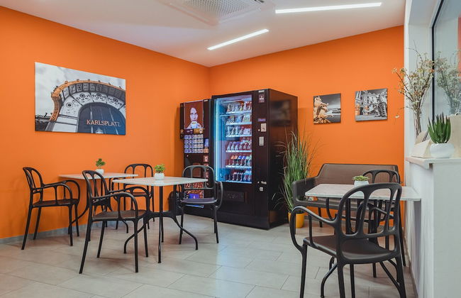 Oliver Apartments - Photo 2