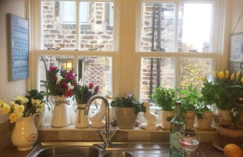 1800 Period Grade 2 Listed Cottage Addingham - Photo 26