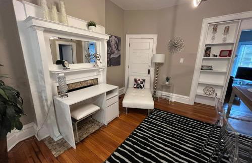 2 BR Totally Renovated and Chic - Foto 7