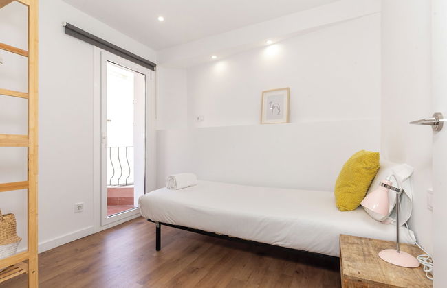 Picasso Suites Cornellá - Photo 5