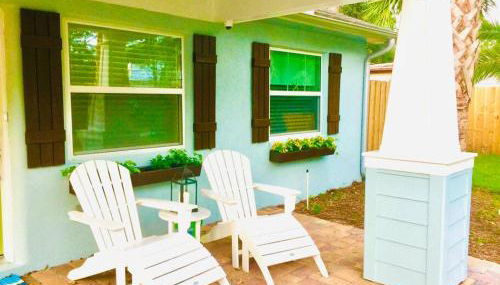 Jacksonville Blue Bungalow Retreat Comfortable 2 Bedroom Haven - Photo 2, Garden, Garden view