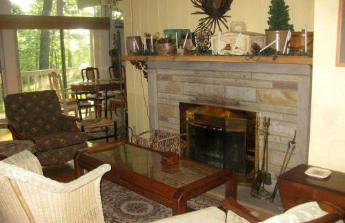 Peaceful Cabin Getaway Overlooking Tuscarawas River Valley in New Philadelphia, Ohio - Foto 20