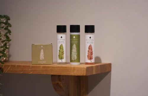 The Dragonfly - Luxury Lakeside Shepherds Hut - Foto 21