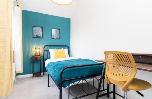 Whole 3 Bedroom House - 2 Free Parking - Photo 8