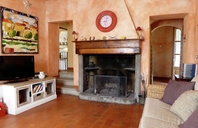 Tranquil Villa in San Romano di Garfagnana with Hot Tub - Foto 16