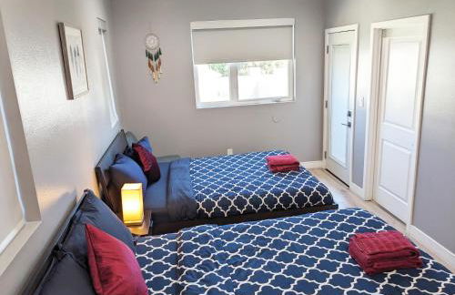 Lucky Charm 4 Bedroom Mid-City Apartment - Photo 41