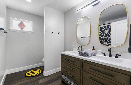 Groovy Getaway king suites, sleeps 8, dogs ok - Foto 24