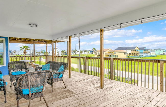 Backyard Oasis Hot Tub and 2 Shaded Decks - Foto 4