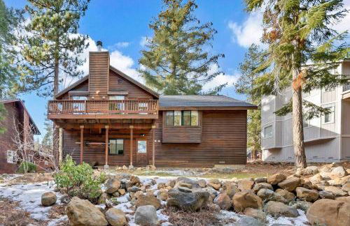 Tahoe Retreat with Decks and Separate Studio - Foto 39