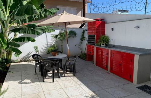 Casa linda, ótima localização, 2 vagas de garagem - Foto 30