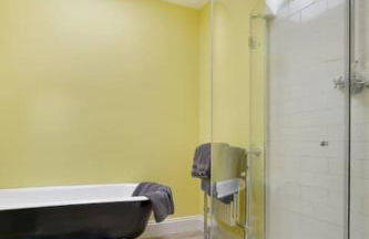 Windsor/Legoland/Ascot charming 3BR home in centre - Photo 18