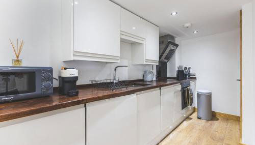 Elegant 1BDR Flat with Private Patio - Foto 4