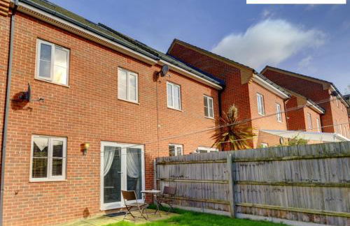 LARGE 4 Bedroom Semi-Detached House Sleeps 7 By Klarok Short Lets & Serviced Accommodation - Foto 44