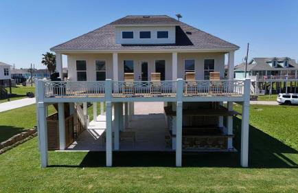 4BR Beach Haven - Deck, Gourmet Kitchen, Tiki Bar Fun - Foto 64