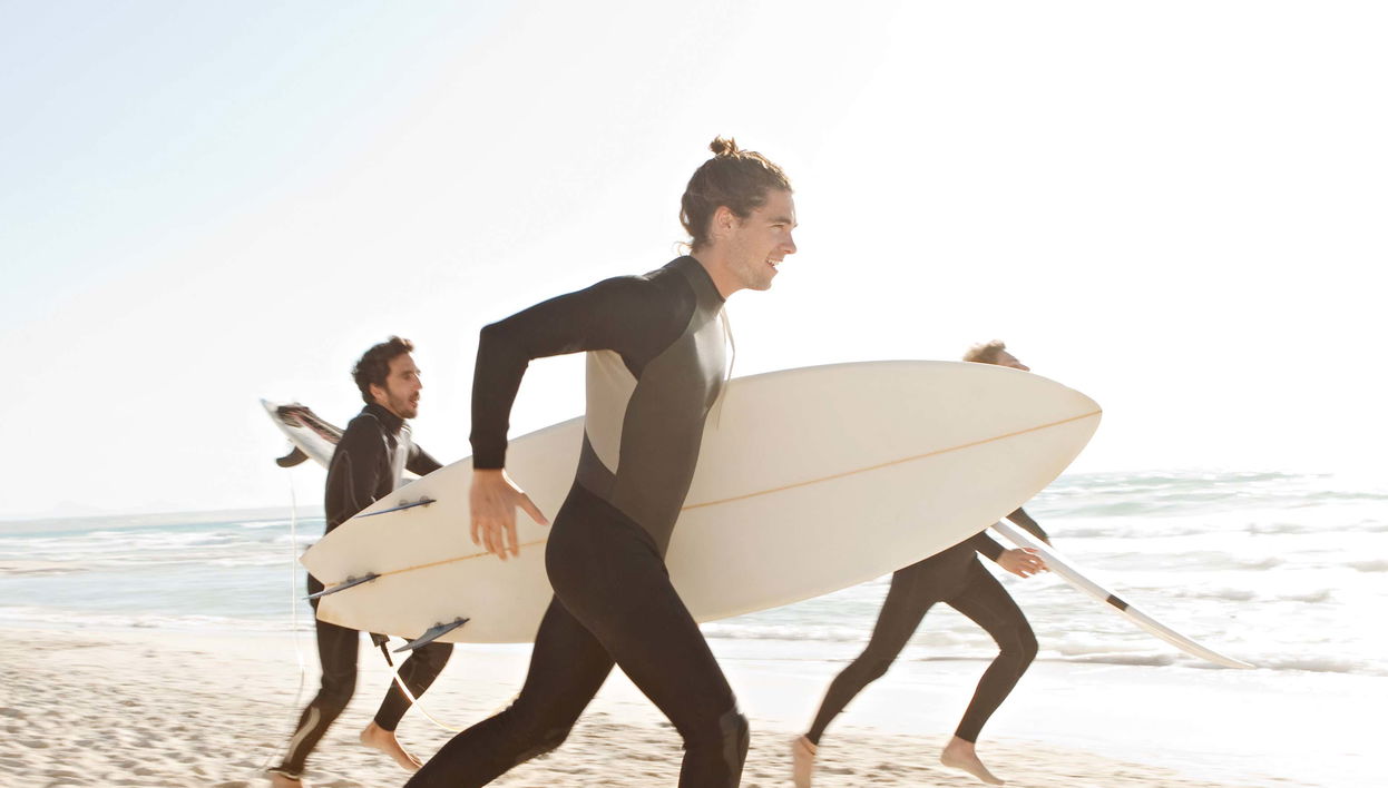Curso de surf en playa Galé
