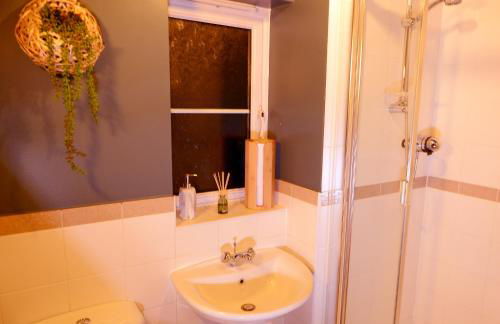 5 Bedroom House - DISC0UNTS - Parking, Contractors, Group, Family - Foto 63