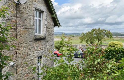 Underhill Cottage - Photo 26