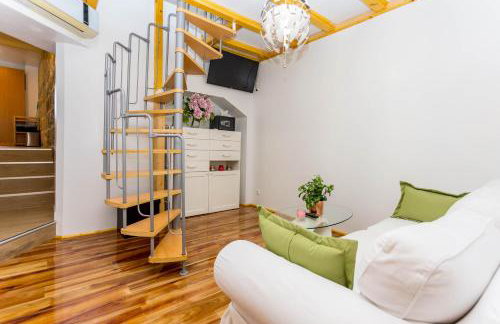 Holiday House Antique - Photo 22