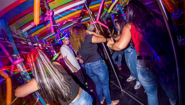 Festa sulla chiva rumbera