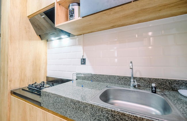 Modern Look And Comfy 2Br Transpark Cibubur Apartment - Foto 11