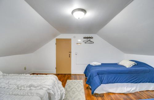 Cozy New York Farmhouse with Porch, Grill and Fire Pit - Foto 5