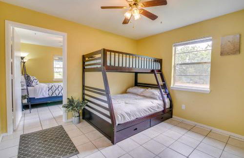 Classy San Benito Vacation Rental with Chiminea! - Foto 16