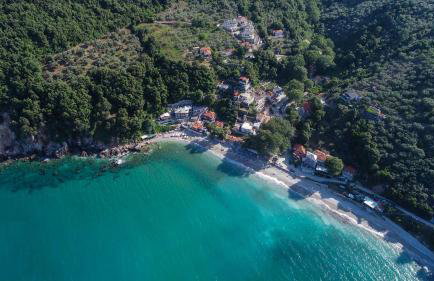 The StoneHouse - Photo 35