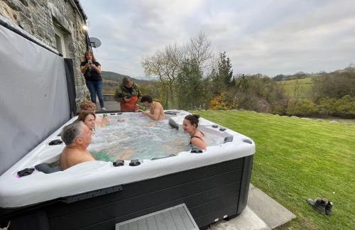 Stunning Barn Conversion with HOT TUB and ALPACAS - Ty Cerrig Barn - Photo 5