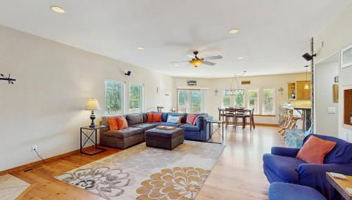 Logan's Landing - Foto 2