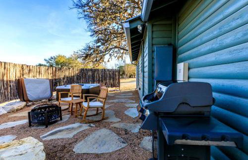 Pet-Friendly Glamping Cabin, with River Access in Ingram, Texas - Foto 32