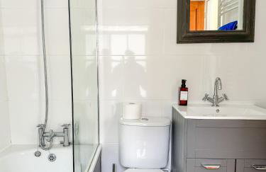 NEW - Luxury Cawsand Cottage, Steps from the Beach - Foto 23