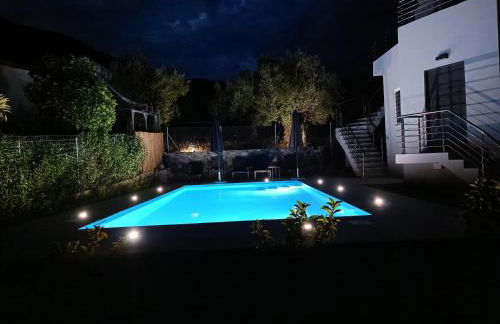 Evilenia Luxury Apartments - Photo 44