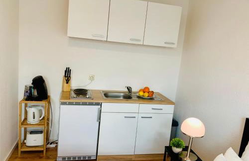 Direkte Uninähe: Ferienwohnung mit großem Doppelbett, Küchenzeile und neu renoviertem Badezimmer - Photo 5