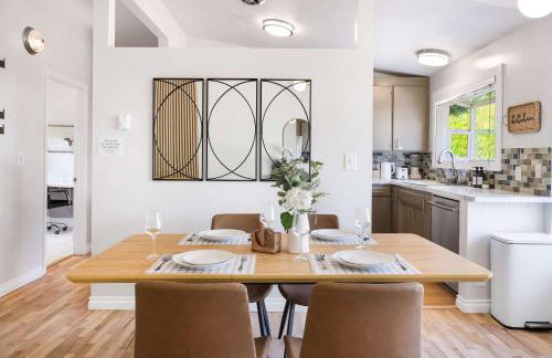 Single-Level 2BR Retreat w Hot Tub & Office - Foto 15