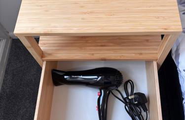 Cozy & Self Contained Garden Bungalow - Foto 13