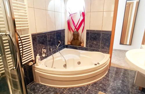 Casa Tamara 1 - quiet flat with Pool great view of the mountains and the sea - Foto 13