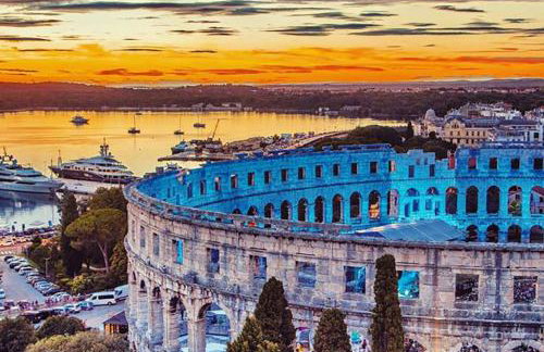 Villa Liberta - Private Family Villa with Pool & Garden - Photo 37