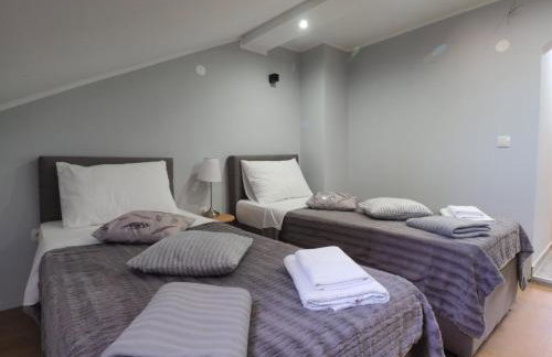 Apartments & Rooms Latin - Photo 60