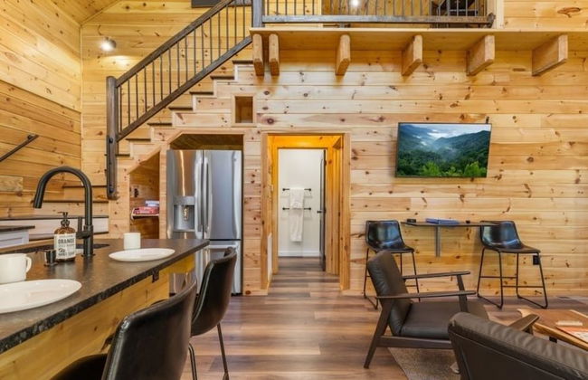 Ruby's Retreat - 2 Bedrooms, 1.5 Baths, Sleeps 8 by RedAwning - Foto 14