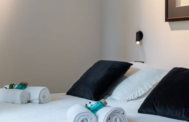 Relax in Luxury at This Stunning Seaside Villa - Photo 39