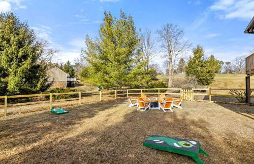 Bright Mountain Cabin with Game Room & Golf Course Views Near Hedgesville, West Virginia - Foto 66