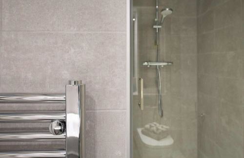 Practical Studio For 2 In Leeds, Free Breakfast - Photo 15