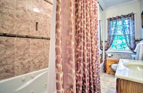 Charming Yonkers Retreat - 10 Mi to Central Park! - Foto 16