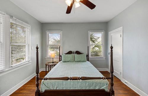 M Street Double Top Floor of a Historic Triplex Sleeps 12 Walk to Beach - Foto 14