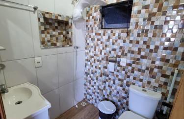 Lindo Apartamento, WiFi Rápido, 2 Banheiros, Suíte, Sala Confortável, Cozinha Completa, Microondas, Entrada Privativa, Perto do Shopping Pátio Matosinhos, 5 min do Centro Histórico - Foto 35