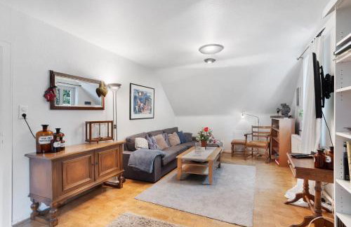 Schöne Dachgeschoss Wohnung - Photo 2