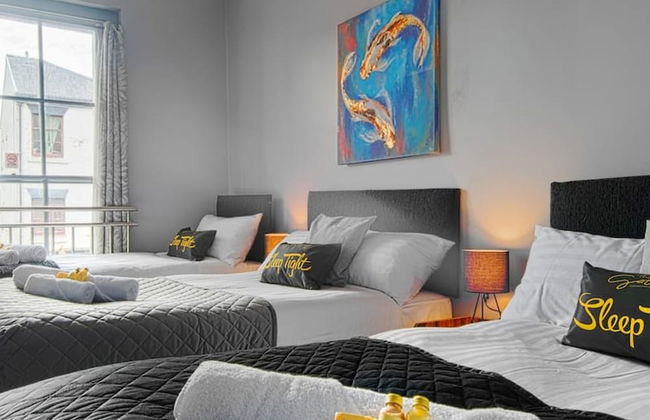 The Berwyn Berwyn House Central Wrexham - Photo 1