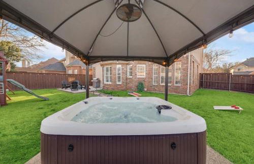 Luxury Home w Hot Tub near DFW Airport - Photo 49