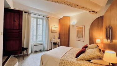 L'élégante - maison de ville avec bains à remous - parking inclus - Foto 3