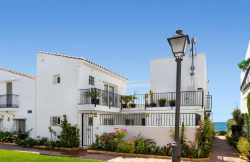 First Row Beach Villa - Photo 70